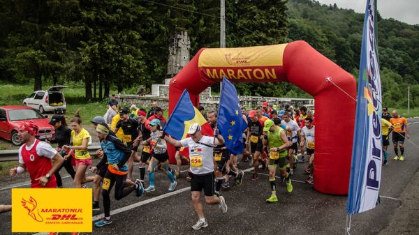 1.500 de alergatori si aproape 15.000 de euro stransi la a opta editie a Maratonului DHL Stafeta Carpatilor