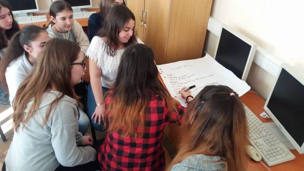United Way Romania si Asociatia ROI lanseaza proiectul‚ YEEI! – Antreprenoriat la puterea tinerilor’