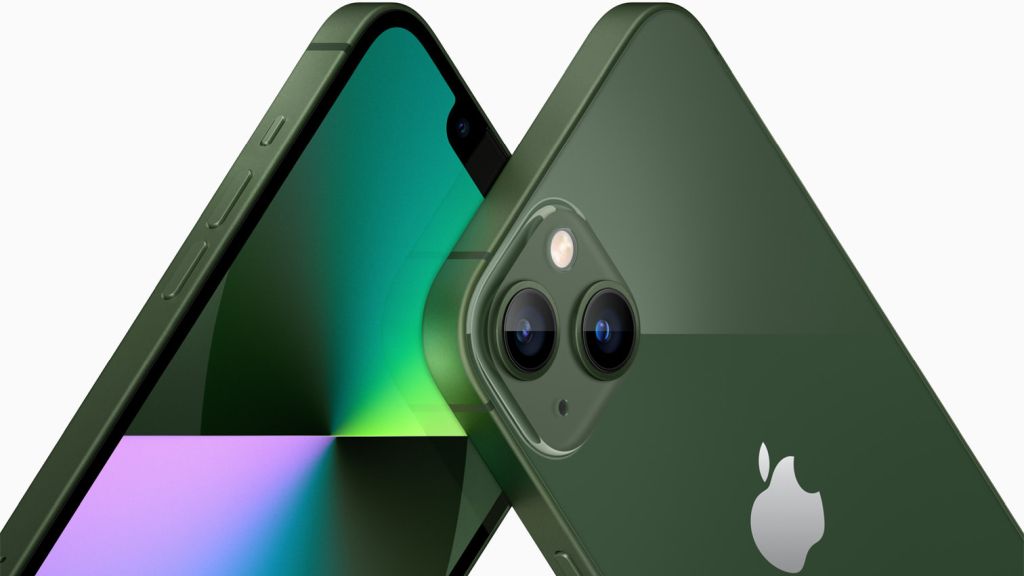 iPhone 13 lineup in green finishes, ready for pre-order at Vodafone Romania