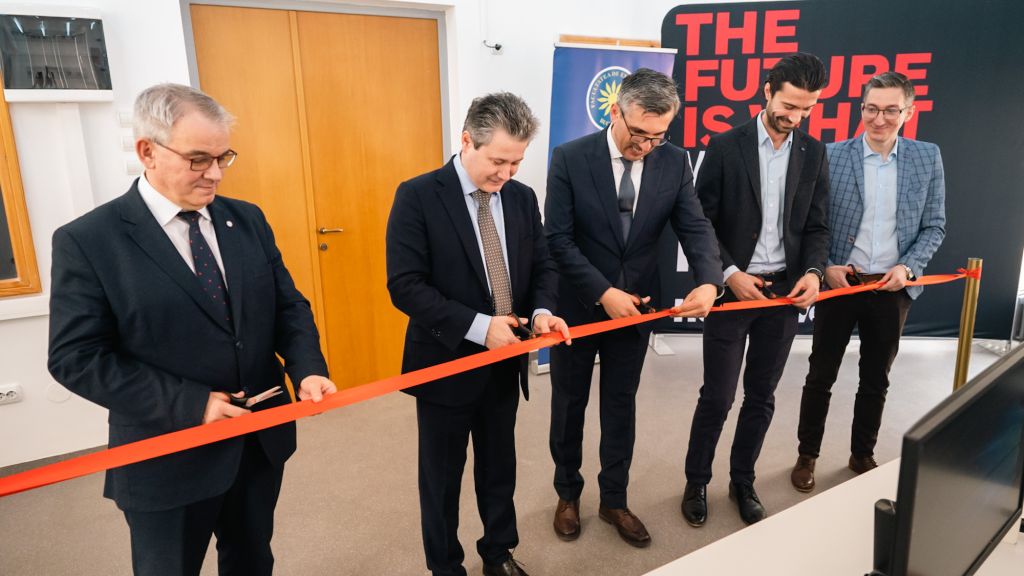 Honeywell and the Polytechnic University of Bucharest inaugurated a new university laboratory/training center within the Faculty of Energy