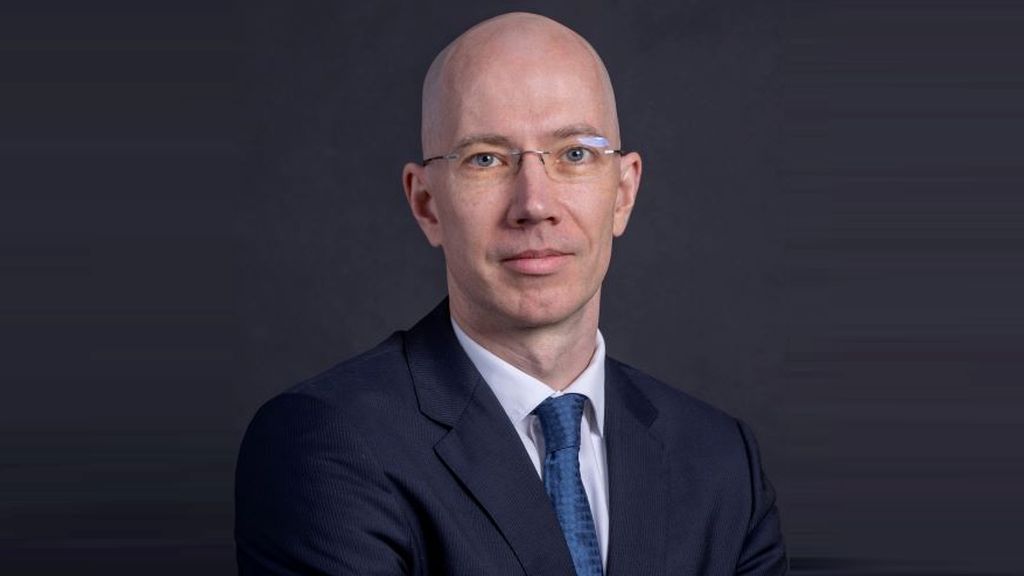 Roland Berger EV Charging Index 2025: Moment de inflexiune pentru mobilitatea electrica in Romania – Infrastructura de reincarcare continua sa avanseze, dar adoptia vehiculelor electrice scade