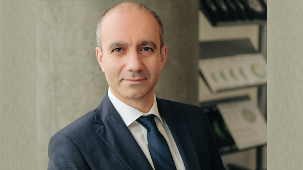 Studiu Deloitte: confruntate cu deficitul global de personal calificat, departamentele financiare folosesc din ce in ce mai mult noile tehnologii, inclusiv AI, si cauta candidati in surse noi