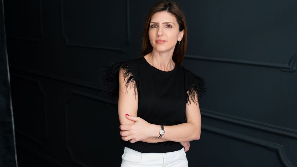 Employers have prepared for Black Friday and the holidays: the total number of jobs in the market has increased by 11% in the last month. The biggest increases were in call centers, the food industry and services