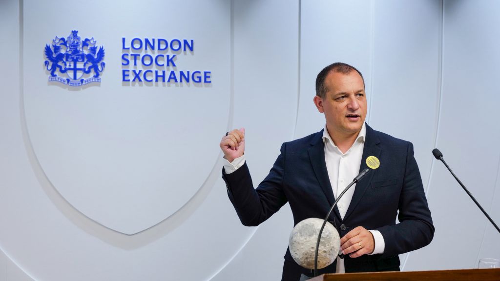 PUTTING ROMANIAN CORPORATE COMPANIES ON THE INTERNATIONAL BUSINESS SCENE