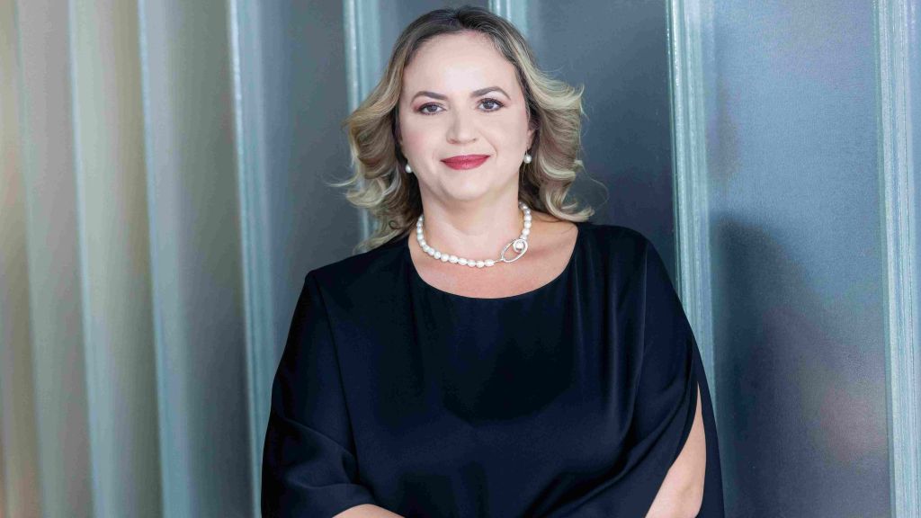 Studiu EY: Inteligenta artificiala generativa (GenAI) creste miza in gestionarea fortei de munca globale, iar increderea si viteza devin factori decisivi